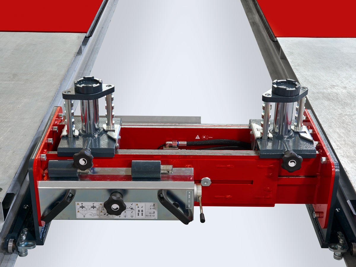 Heavy-Duty Pit Racks | Hunter Engineering Company®