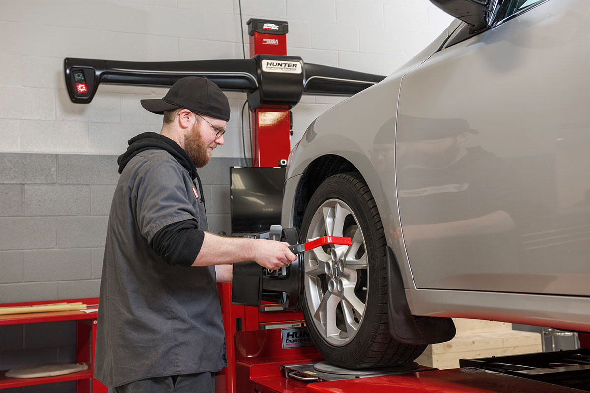 HawkEye Elite® Alignment Machine Hunter Engineering Company®