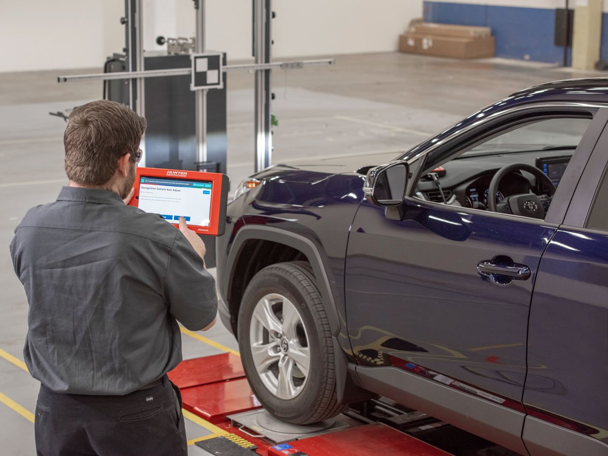 Alineación del sistema de seguridad Hunter Calibración adas Calibración del sensor orientado hacia adelante