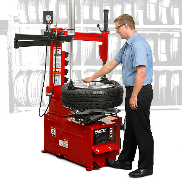 technician using hunter TCX51