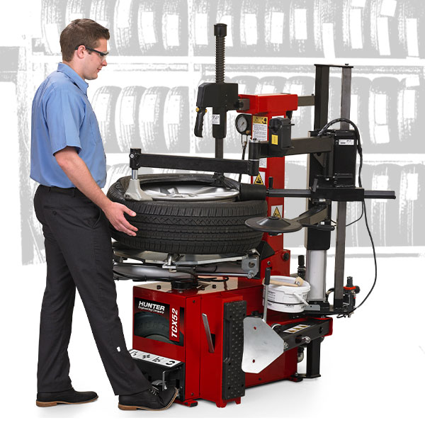 technician using hunter TCX52