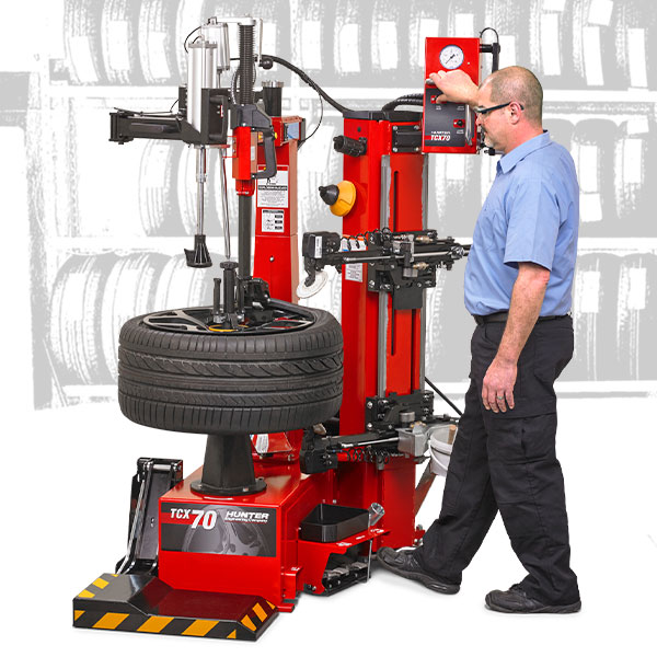 technician using hunter TCX70