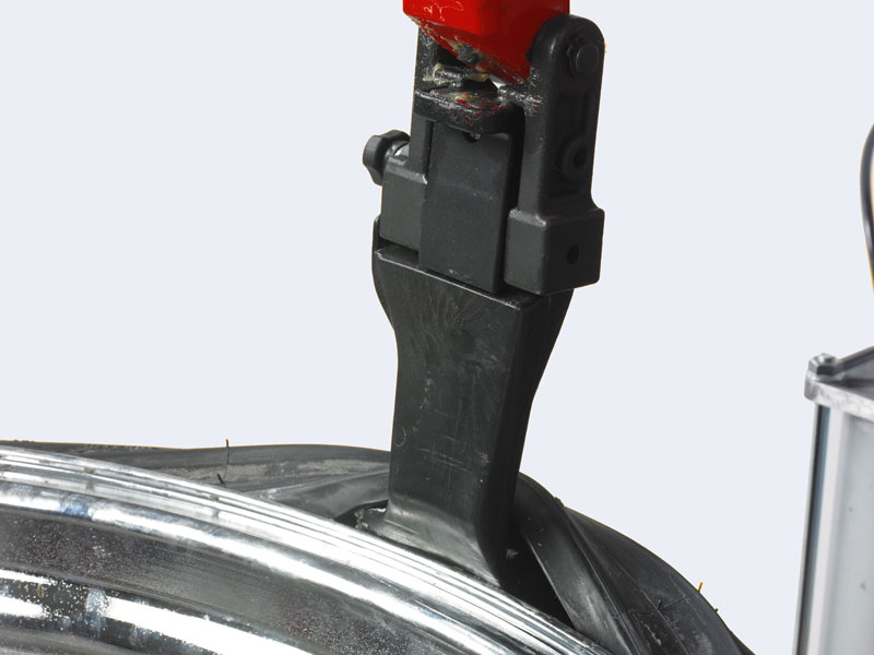 CenterClamp Tire Changers Hunter Engineering Company®