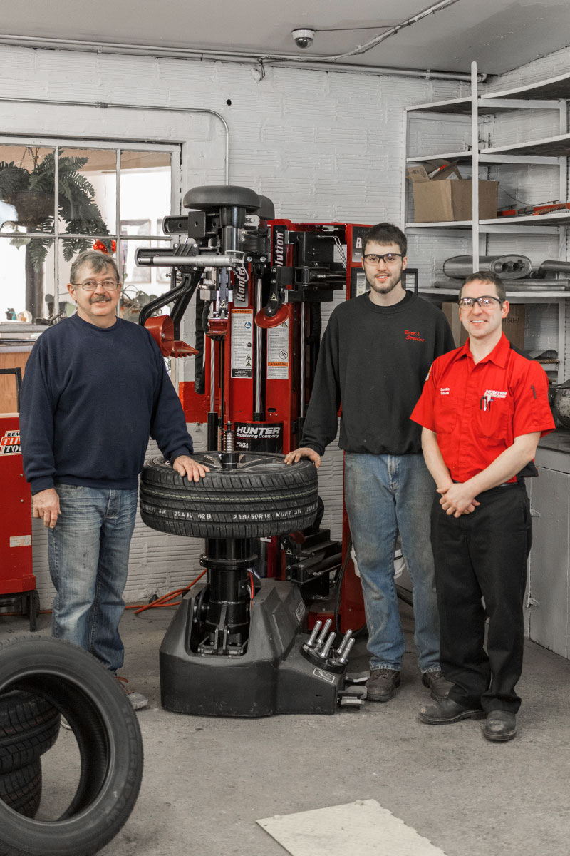 Revolution™ WalkAway™ Tire Changer Hunter Engineering Company®