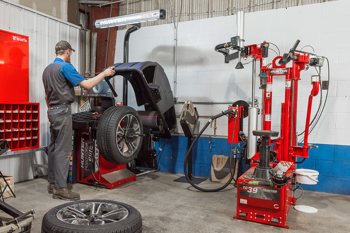 Road Force® Elite Wheel Balancer Hunter Engineering Company®