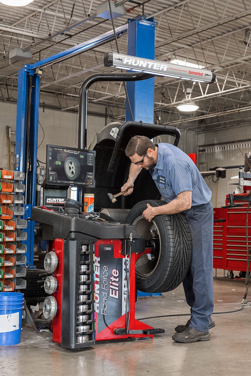 Road Force® Elite Wheel Balancer Hunter Engineering Company®