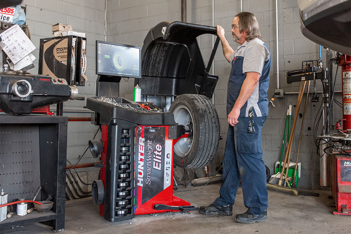 SmartWeight® Elite Wheel Balancer Hunter Engineering Company®